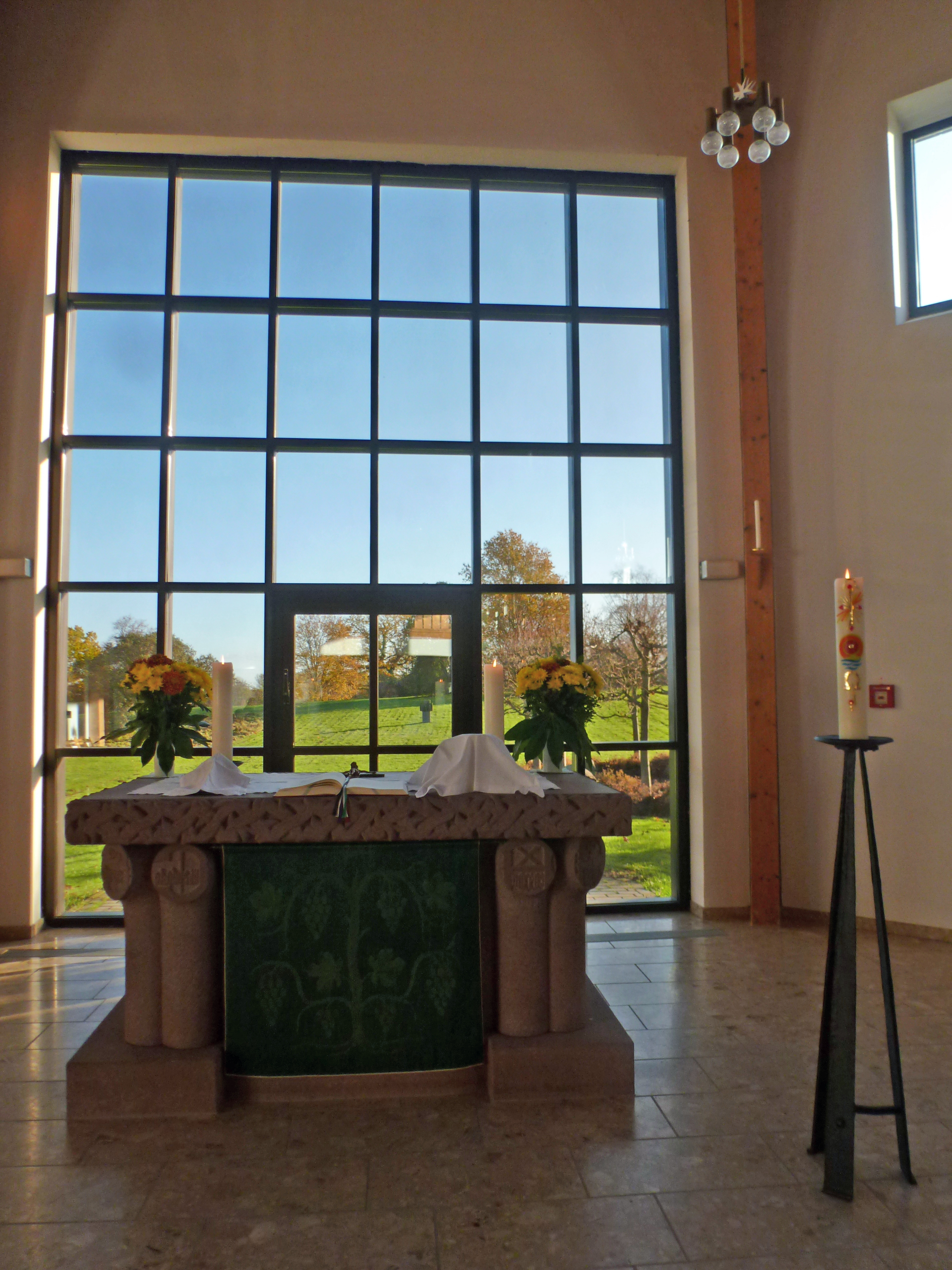 Blick aus der Versöhnungskirche auf die Ostsee.